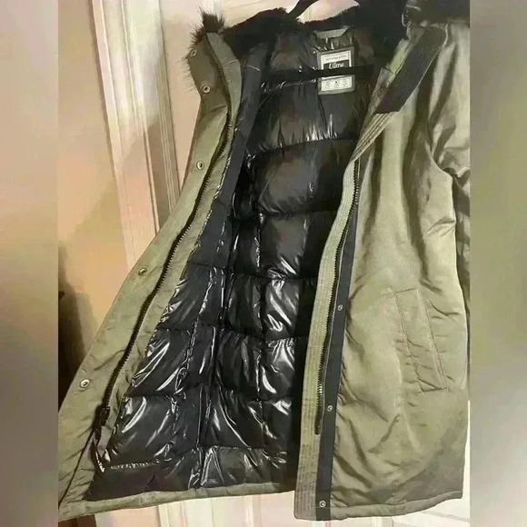 Abercrombie & Fitch Ultra hooded Winter Parka size small. - Picture 6 of 8